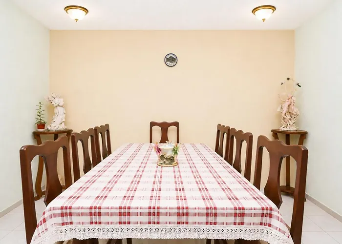 Bedroom At 5 Min Airport T1 & T2