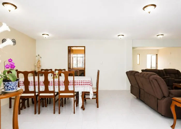 Homestay Bedroom At 5 Min Airport T1 & T2