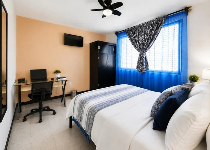 Bedroom At 5 Min Airport T1 & T2 Homestay Mexico City
